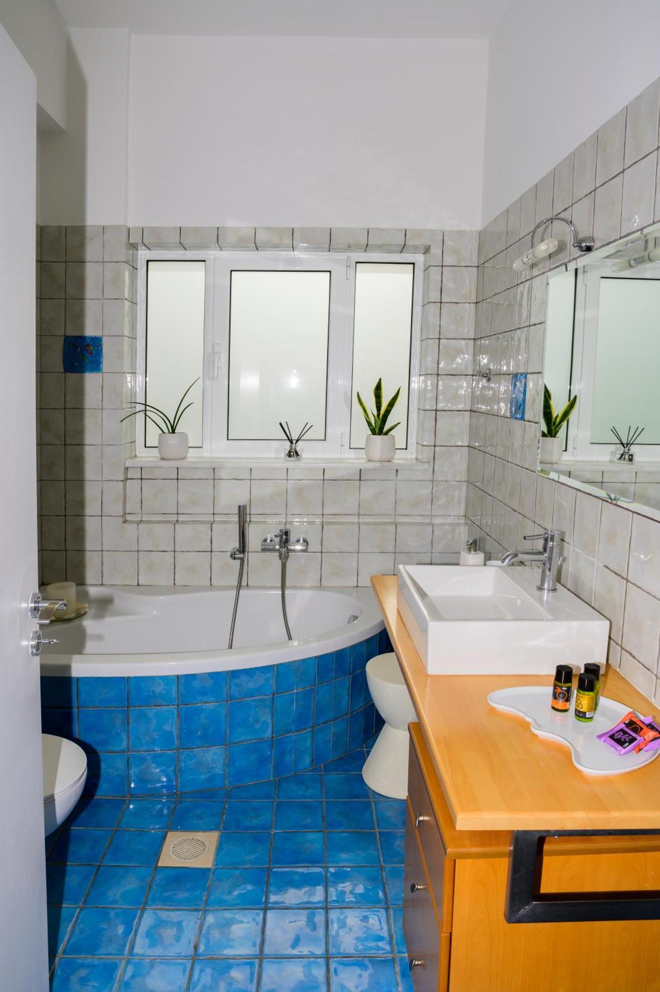 Elia Seaside Villa, Amazing 2-story Eco Pool House! Вилла