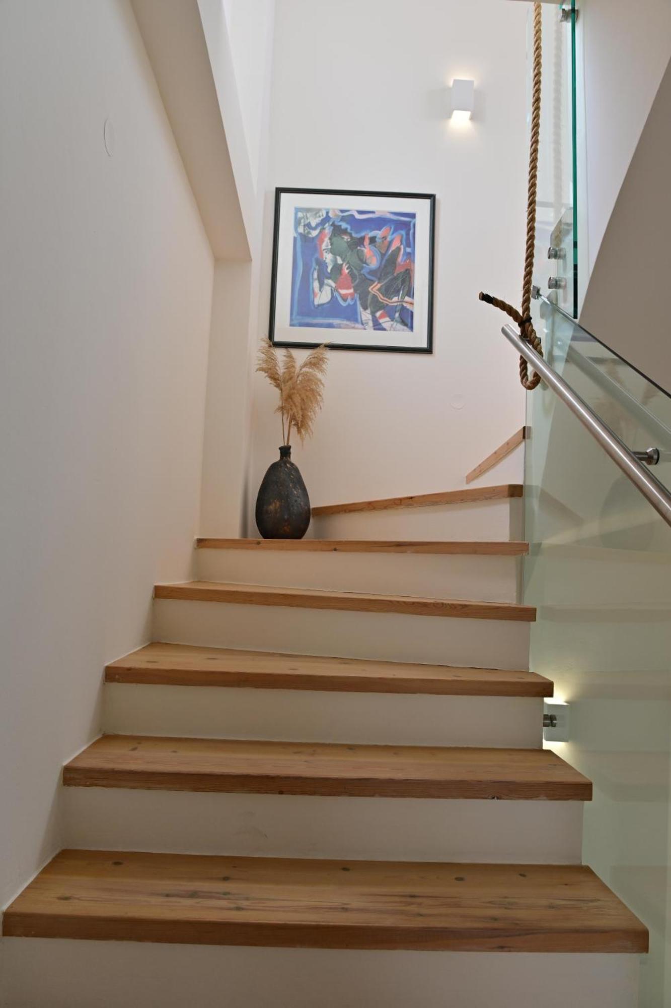 Elia Seaside Villa, Amazing 2-story Eco Pool House!